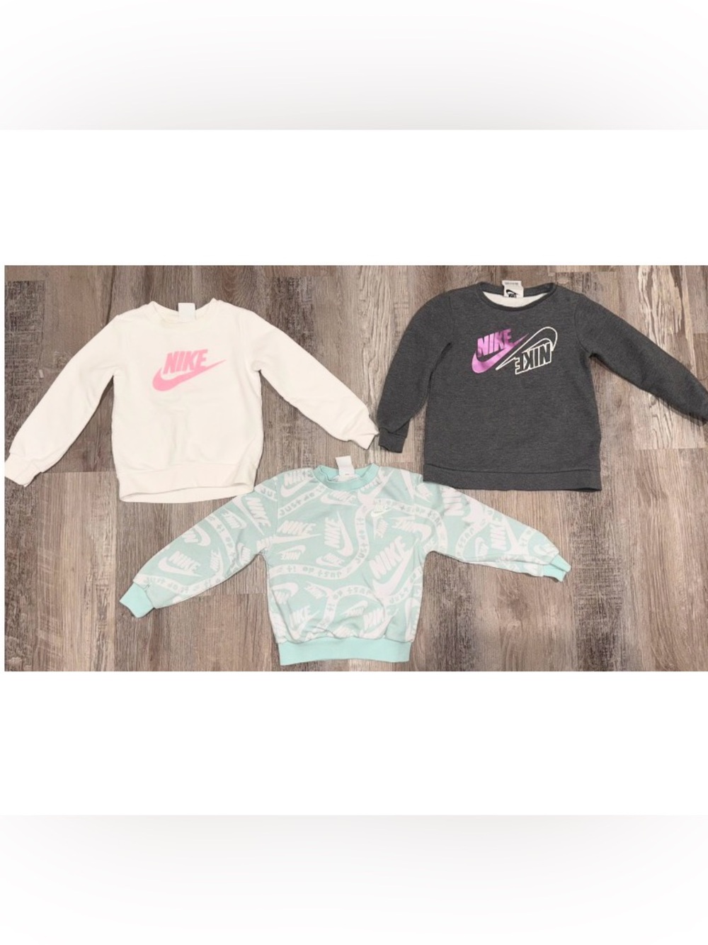 3 Girls Nike Sweaters Size 4 XS (98-104CM)